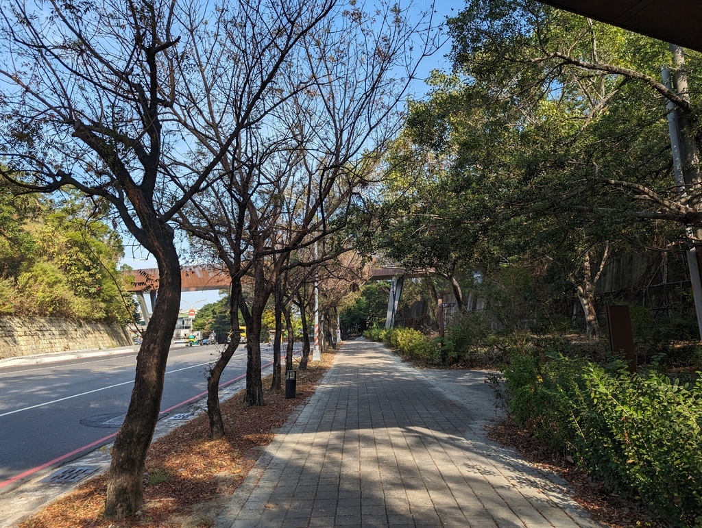 高雄「龍虎塔、大小壽山」