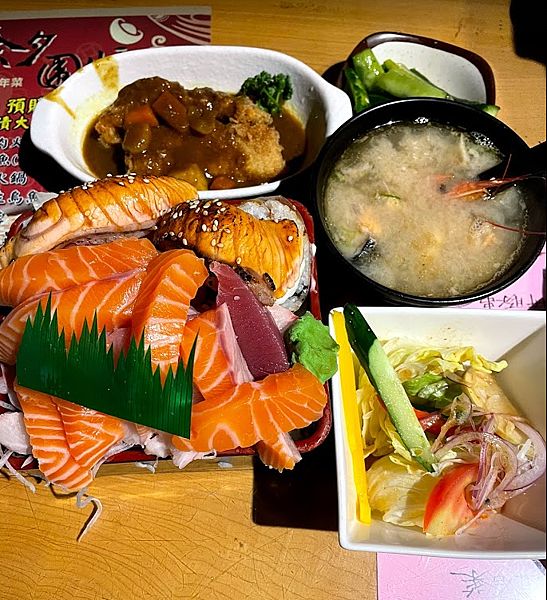 日式料理 國父紀念館站美食 金魚本料理 高cp值超厚生魚片 適合大食量 附完整菜單 微微一笑看世界 痞客邦