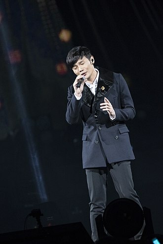 330px-Li_Ronghao_at_KKBOX_Music_Awards_(2015-02-08)a.jpg