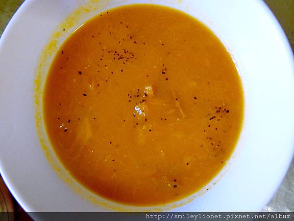 果汁機 調理機通通不用就能做的超簡單南瓜濃湯 只要南瓜和奶油就能煮湯的快速懶人料理 欣傳媒