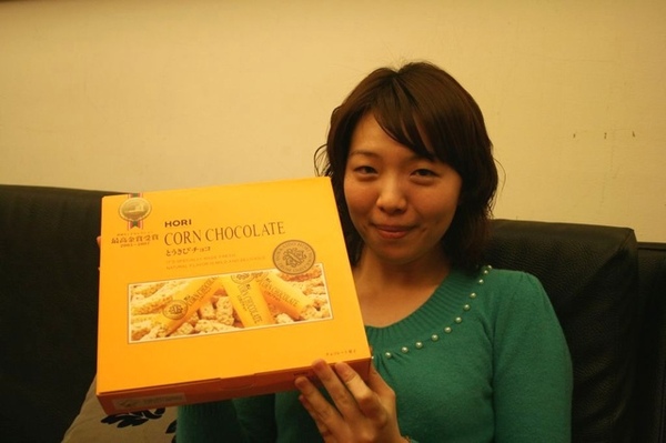 小NI的非正式禮物---北海道HORI玉米巧克力