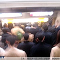人潮爆滿的東京車站