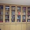 三樓整面牆的書櫃