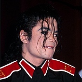 Lip-Biter-michael-jackson-10523841-1116-1200