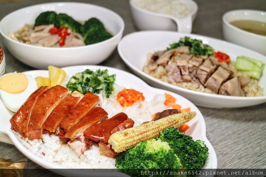 【台南中西區】超好吃土雞飯／玫瑰燒雞飯／肉骨茶／酸辣豬淋飯／