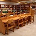 圖書館（這是我考試唸書時最常選的位子）