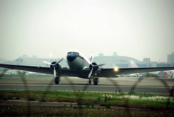 DC-3-38.jpg