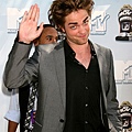 ROBMTVMOVIEAWARDS010608_2.jpg