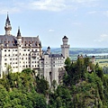 1280px-Hohenschwangau_-_Schloss_Neuschwanstein1.jpg