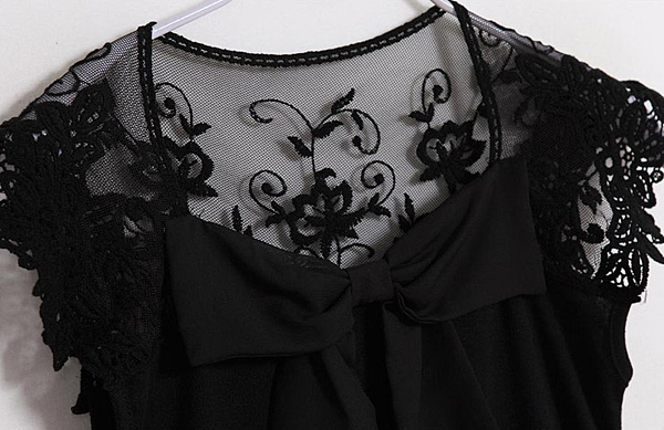 蕾絲鏤空蝶結針織衫