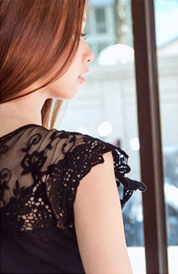 蕾絲鏤空蝶結針織衫