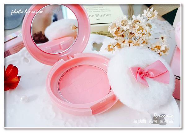 106.12.08 Rivecowe 彩妝品-橫式-2.jpg