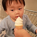 第一次吃冰淇淋耶
