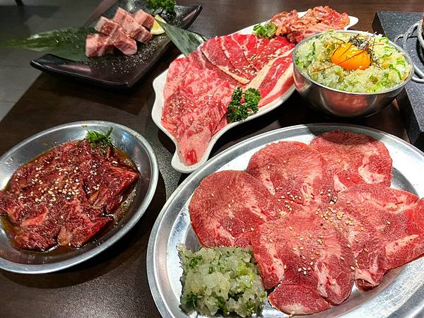 LINE_ALBUM_1110323焼肉ショジョ Yakiniku SHOJO 高雄左營店_220328_2.jpg