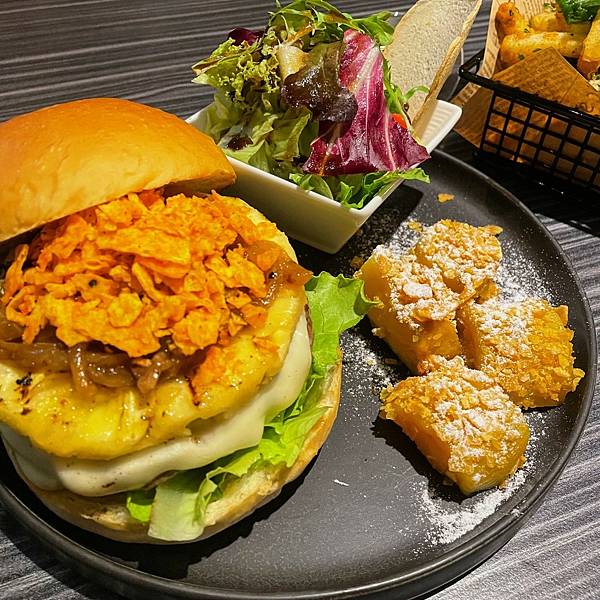 LINE_ALBUM_1111107漢堡克 Burger Gram_221119_1.jpg