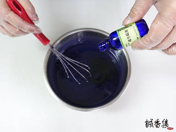 DIY紫草月圓皂22.jpg