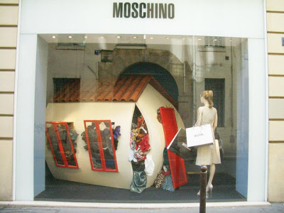 Paris Moschino 01.jpg