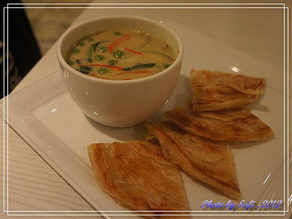 20120217 - 曼谷自由行 - Hung Sen - Roti with  chicken green  curry