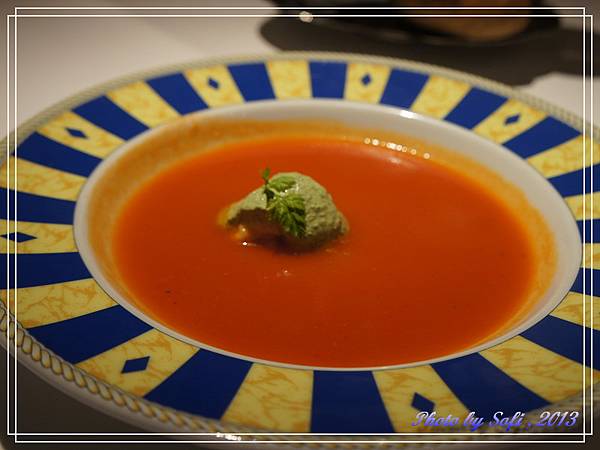 2010203 [台北] 歐華酒店-地中海牛肋排牛排館-蕃茄湯佐九層塔醬海鮮捲