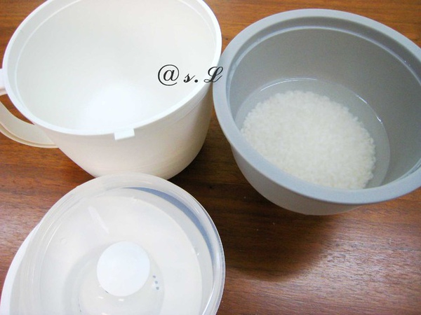 0915-微波煮飯杯.jpg 0915-微波煮飯杯.jpg