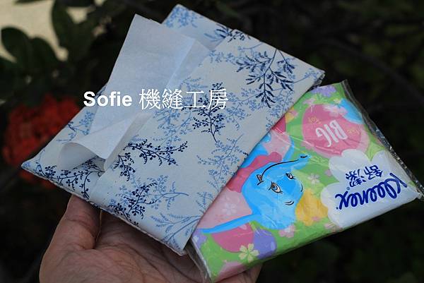 Sofie 機縫工房【藍色小樹葉】夾層式袖珍面紙套 ptt 