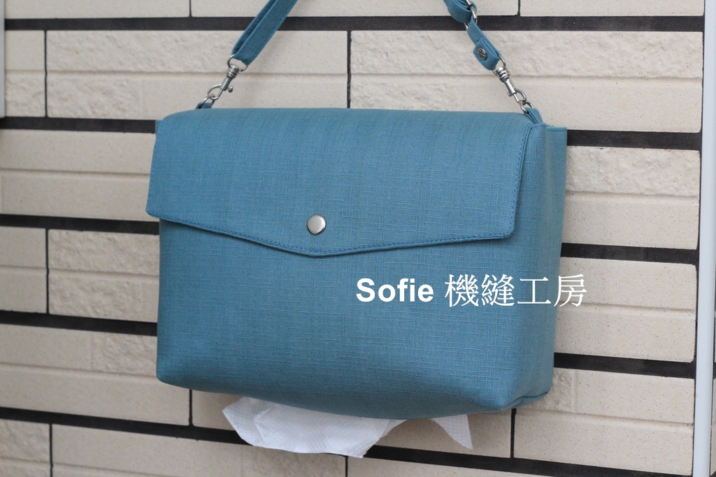 Sofie 機縫工房【素色湖水藍】可調式掛繩 擦手紙袋 銅釦