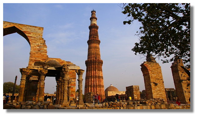 古德卜尖塔(Qutb Minar) 古德卜尖塔(Qutb Minar)