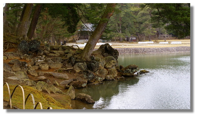 平泉毛越寺大泉が池(築山)