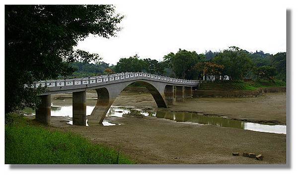 新竹青草湖映月橋