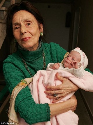 最老的媽媽 Adriana Iliescu - 世界上 最老的媽媽 Adriana Iliescu(3).jpg