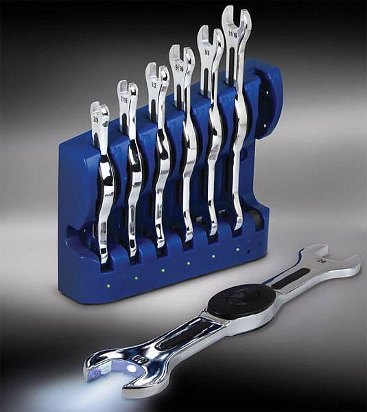 led_illuminated_wrenches