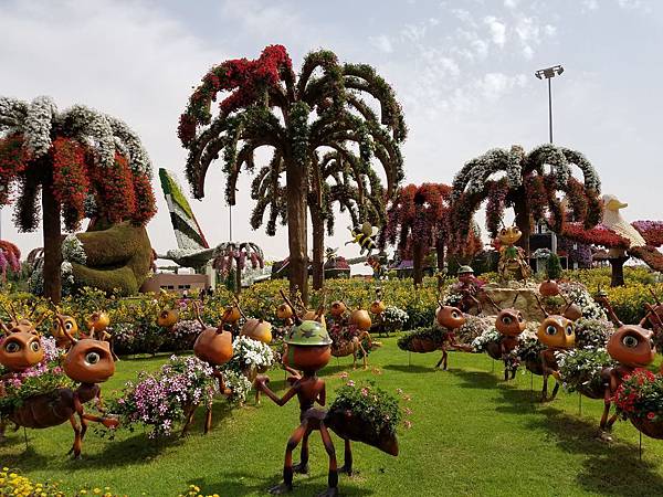 Dubai Miracle Garden (1).jpg