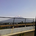 準備去看富士山，從車上就可以看得很清楚！