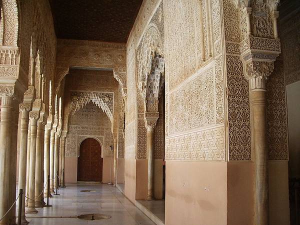 Granada-Alhambra-Nasrid Palaces-Patio de los Leones