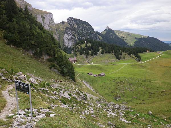 Alpstein Massif-Way to Bollenwees