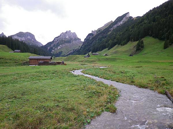 Alpstein Massif-Way to Plattenbödeli-Sämtisersee