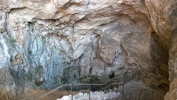 Monaco-Jardin Exotique-Grotte de l%5CObservatoire