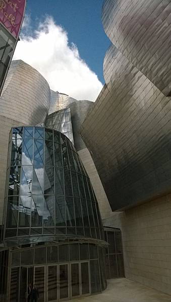 257 150523 Bilbao-Museo Guggenheim Bilbao.jpg