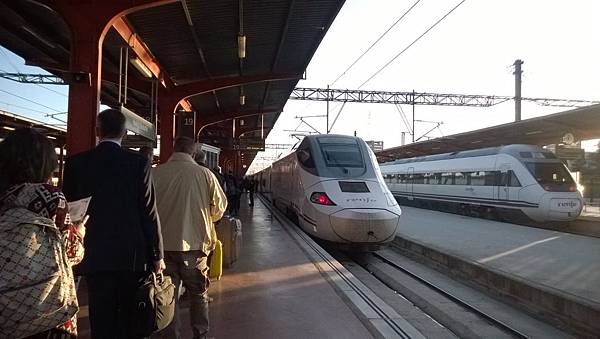 004 150520 Madrid-Chamartin Train.jpg