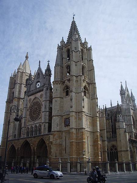 045 150520 León-Catedral de León.JPG
