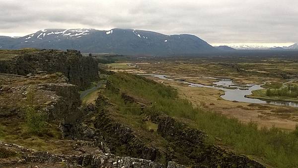 094 160602 Thingvellir National Park-left American plate, right Eurasian plate.jpg