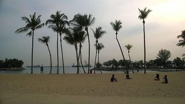 190 170319 Singapore-Sentosa-Siloso Beach.jpg