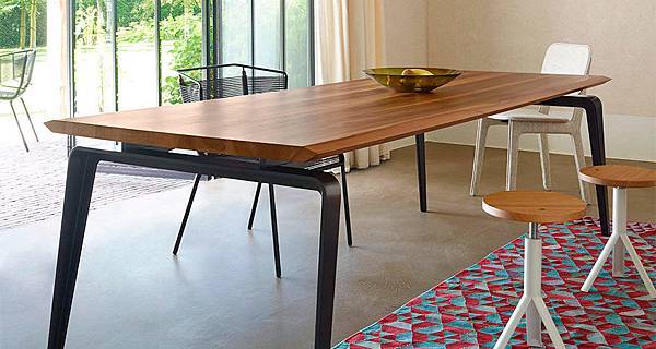 ligne-roset-odessa-table-001.jpg