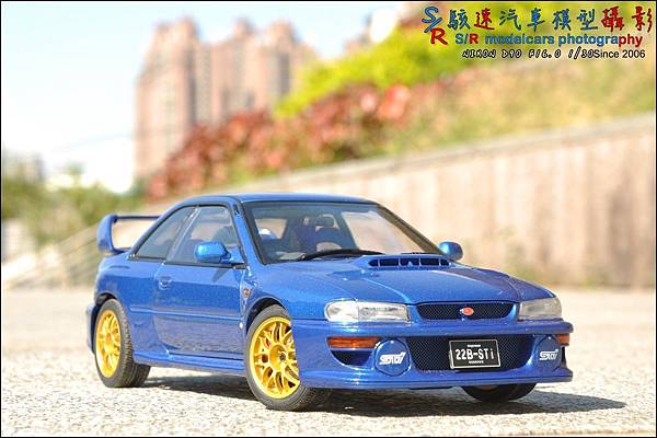 SUBARU IMPREZA 22B by Autoart 085.JPG