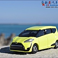 TOYOTA SIENTA by Tomica 001.JPG