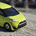 TOYOTA SIENTA by Tomica 003.JPG