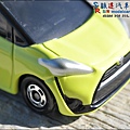 TOYOTA SIENTA by Tomica 004.JPG