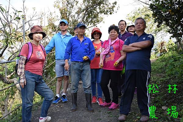 11月18日同學李明良一行人參觀農場