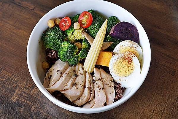 奧兒法輕食健身餐 文心店  精緻健身餐 好吃無負擔  營養均衡多樣