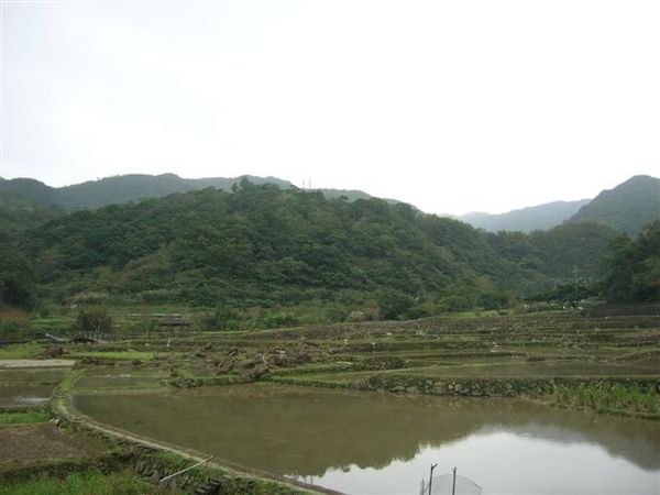 天空開始飄雨囉!